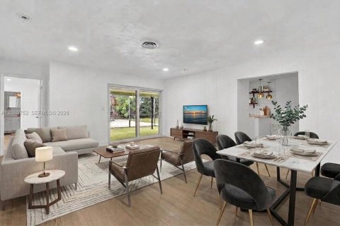 Villa ou maison à vendre à Hollywood, Floride: 4 chambres, 151.9 m2 № 2338432 - photo 12