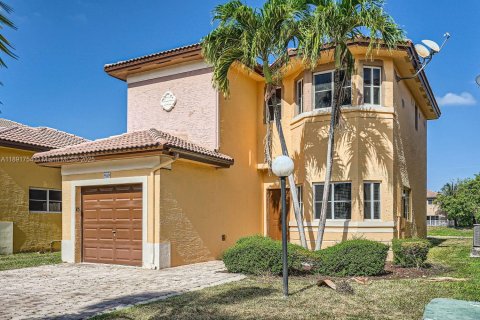 Casa en venta en Homestead, Florida, 3 dormitorios, 159.98 m2 № 1944026 - foto 2