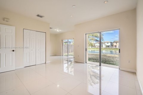 Casa en venta en Homestead, Florida, 3 dormitorios, 159.98 m2 № 1944026 - foto 7