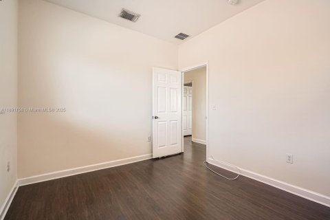 Casa en venta en Homestead, Florida, 3 dormitorios, 159.98 m2 № 1944026 - foto 17