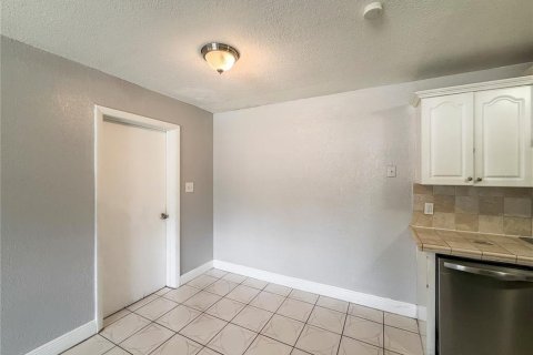 Villa ou maison à louer à Orlando, Floride: 4 chambres, 125.98 m2 № 2419924 - photo 10