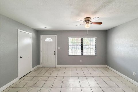 Villa ou maison à louer à Orlando, Floride: 4 chambres, 125.98 m2 № 2419924 - photo 5