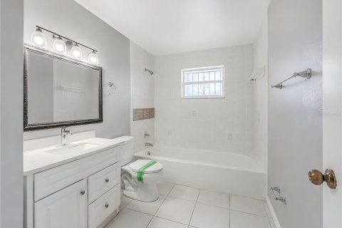 Villa ou maison à louer à Orlando, Floride: 4 chambres, 125.98 m2 № 2419924 - photo 15