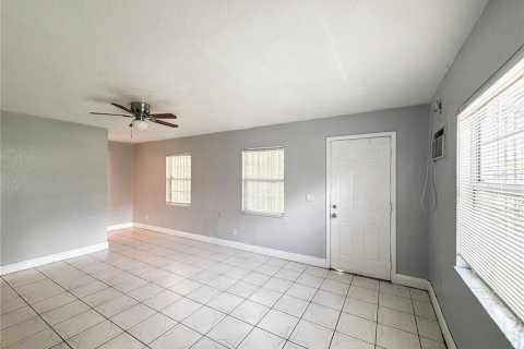 Villa ou maison à louer à Orlando, Floride: 4 chambres, 125.98 m2 № 2419924 - photo 6