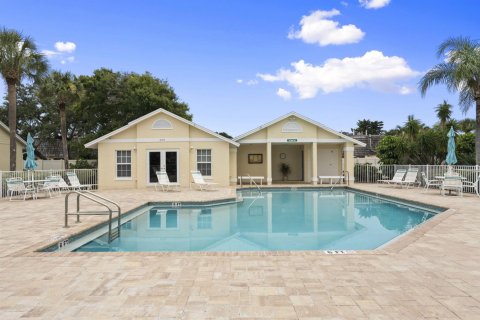 Townhouse in Vero Beach, Florida 2 bedrooms, 104.61 sq.m. № 2315719 - photo 27