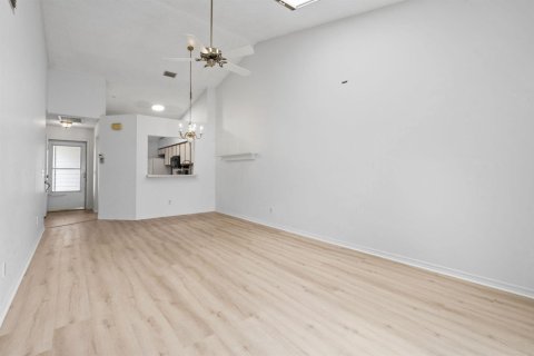 Townhouse in Vero Beach, Florida 2 bedrooms, 104.61 sq.m. № 2315719 - photo 21