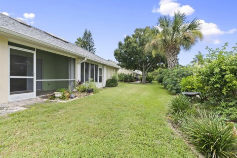 Townhouse in Vero Beach, Florida 2 bedrooms, 104.61 sq.m. № 2315719 - photo 5