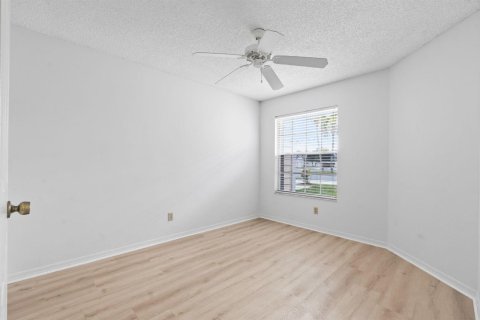 Townhouse in Vero Beach, Florida 2 bedrooms, 104.61 sq.m. № 2315719 - photo 26