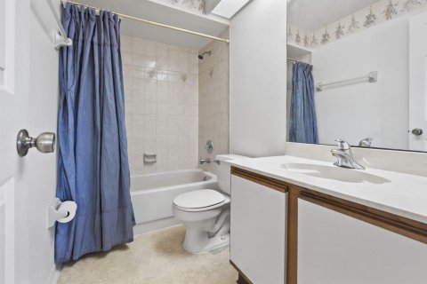 Townhouse in Vero Beach, Florida 2 bedrooms, 104.61 sq.m. № 2315719 - photo 24