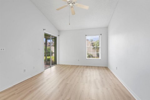 Townhouse in Vero Beach, Florida 2 bedrooms, 104.61 sq.m. № 2315719 - photo 14