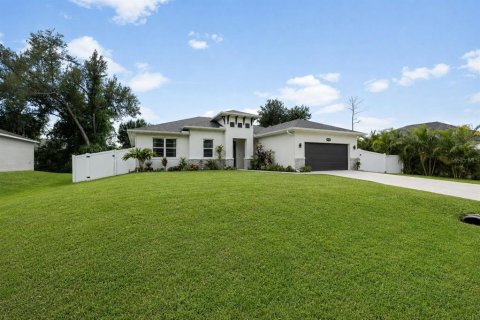 Casa en venta en North Port, Florida, 3 dormitorios, 185.06 m2 № 2312783 - foto 2