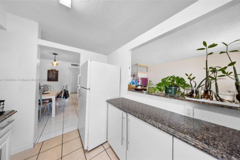 Купить кондоминиум в Майами-Бич, Флорида 1 спальня, 83.61м2, № 2018596 - фото 11