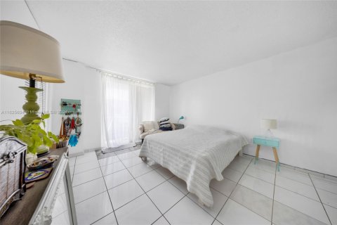 Купить кондоминиум в Майами-Бич, Флорида 1 спальня, 83.61м2, № 2018596 - фото 18