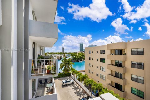 Купить кондоминиум в Майами-Бич, Флорида 1 спальня, 83.61м2, № 2018596 - фото 2