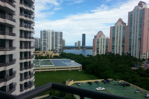 Condominio en Aventura, Florida, 2 dormitorios  № 2013428