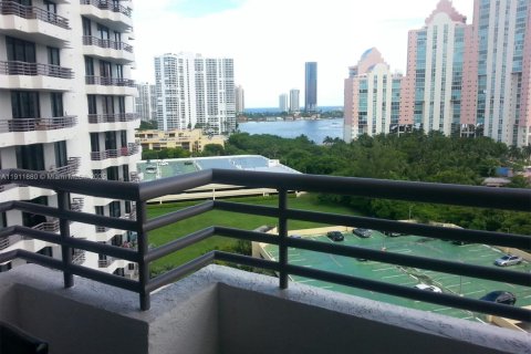Condominio en alquiler en Aventura, Florida, 2 dormitorios, 105.63 m2 № 2013428 - foto 3