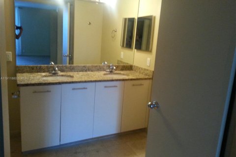 Condominio en alquiler en Aventura, Florida, 2 dormitorios, 105.63 m2 № 2013428 - foto 15