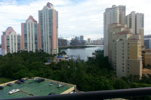 Condominio en alquiler en Aventura, Florida, 2 dormitorios, 105.63 m2 № 2013428 - foto 2