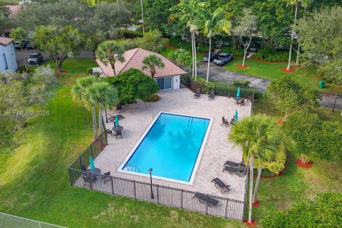 Townhouse in Miami, Florida 2 bedrooms, 131.92 sq.m. № 2003367 - photo 28