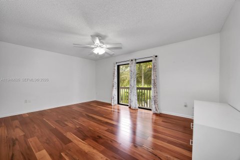 Townhouse in Miami, Florida 2 bedrooms, 131.92 sq.m. № 2003367 - photo 11