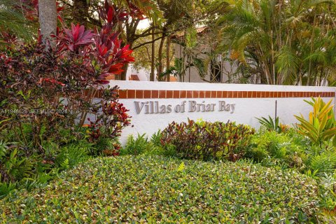 Townhouse in Miami, Florida 2 bedrooms, 131.92 sq.m. № 2003367 - photo 26