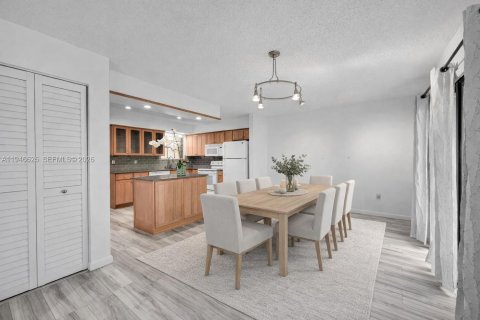 Townhouse in Miami, Florida 2 bedrooms, 131.92 sq.m. № 2003367 - photo 6