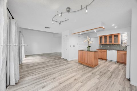 Townhouse in Miami, Florida 2 bedrooms, 131.92 sq.m. № 2003367 - photo 7