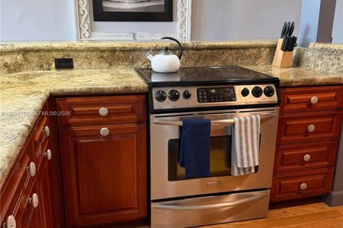 Condo in Pompano Beach, Florida, 2 bedrooms  № 2068666 - photo 4