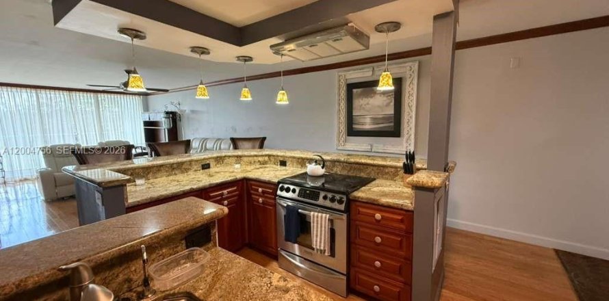 Condo in Pompano Beach, Florida, 2 bedrooms  № 2068666