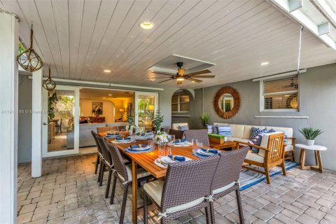 House in Fort Lauderdale, Florida 3 bedrooms, 191.94 sq.m. № 2013494 - photo 15