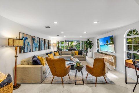 House in Fort Lauderdale, Florida 3 bedrooms, 191.94 sq.m. № 2013494 - photo 7