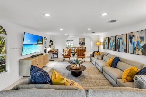 House in Fort Lauderdale, Florida 3 bedrooms, 191.94 sq.m. № 2013494 - photo 6