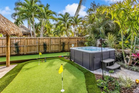 House in Fort Lauderdale, Florida 3 bedrooms, 191.94 sq.m. № 2013494 - photo 28