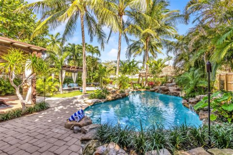 House in Fort Lauderdale, Florida 3 bedrooms, 191.94 sq.m. № 2013494 - photo 2