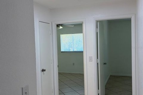 Villa ou maison à louer à Palmetto, Floride: 3 chambres, 96.06 m2 № 2393557 - photo 13