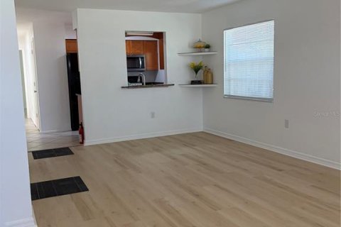 Villa ou maison à louer à Palmetto, Floride: 3 chambres, 96.06 m2 № 2393557 - photo 12