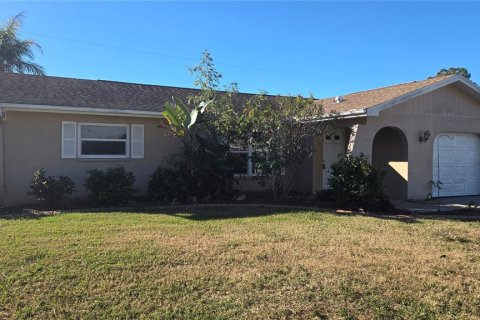 Villa ou maison à louer à Venice, Floride: 2 chambres, 119.38 m2 № 2136182 - photo 2