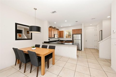 Touwnhouse à vendre à Kissimmee, Floride: 2 chambres, 125.42 m2 № 2102526 - photo 8