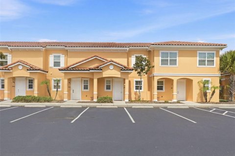 Touwnhouse à vendre à Kissimmee, Floride: 2 chambres, 125.42 m2 № 2102526 - photo 1
