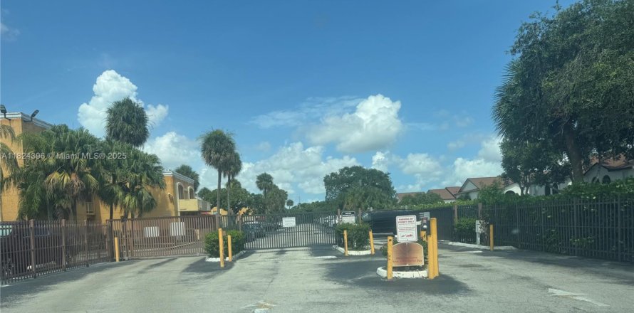 Condo à Hialeah, Floride, 2 chambres № 1814389