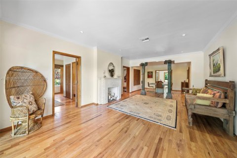 House in Miami Beach, Florida 3 bedrooms, 186.08 sq.m. № 1922227 - photo 4