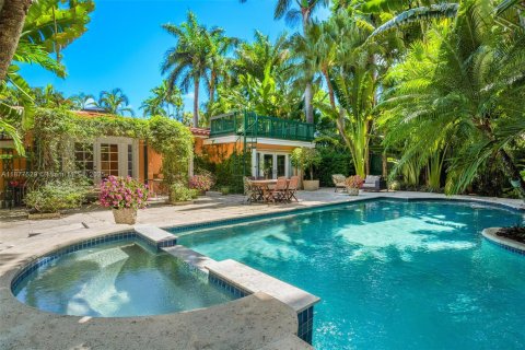 House in Miami Beach, Florida 3 bedrooms, 186.08 sq.m. № 1922227 - photo 3