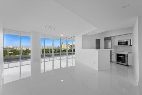Copropriété à vendre à Miami, Floride: 2 chambres, 112.41 m2 № 1973976 - photo 3