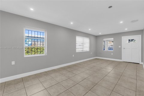 Apartment in Miami, Florida 1 bedroom, 139.35 sq.m. № 2086764 - photo 11