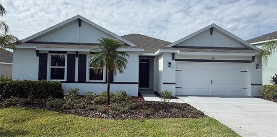 House in Palmetto, Florida 5 bedrooms, 158.68 sq.m. № 2119275