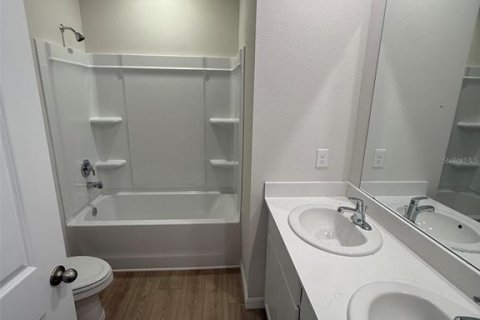 House in Palmetto, Florida 5 bedrooms, 158.68 sq.m. № 2119275 - photo 7