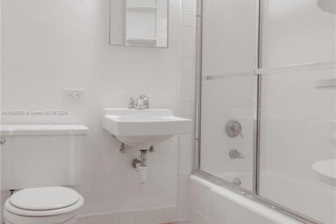 Condo in Miami Beach, Florida  № 1882040 - photo 6