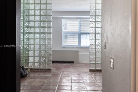 Condo in Miami Beach, Florida  № 1882040 - photo 3