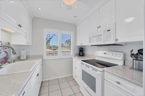 Copropriété à vendre à Longboat Key, Floride: 2 chambres, 129.41 m2 № 2097885 - photo 14