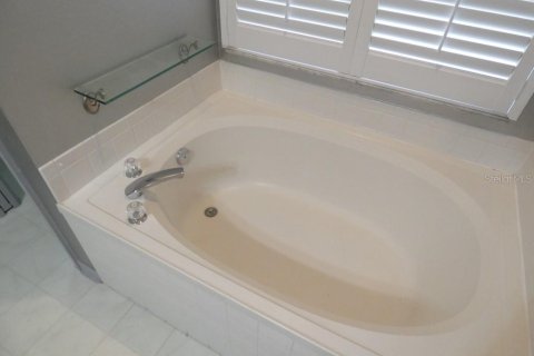 House in Wesley Chapel, Florida 3 bedrooms, 154.03 sq.m. № 2226105 - photo 22